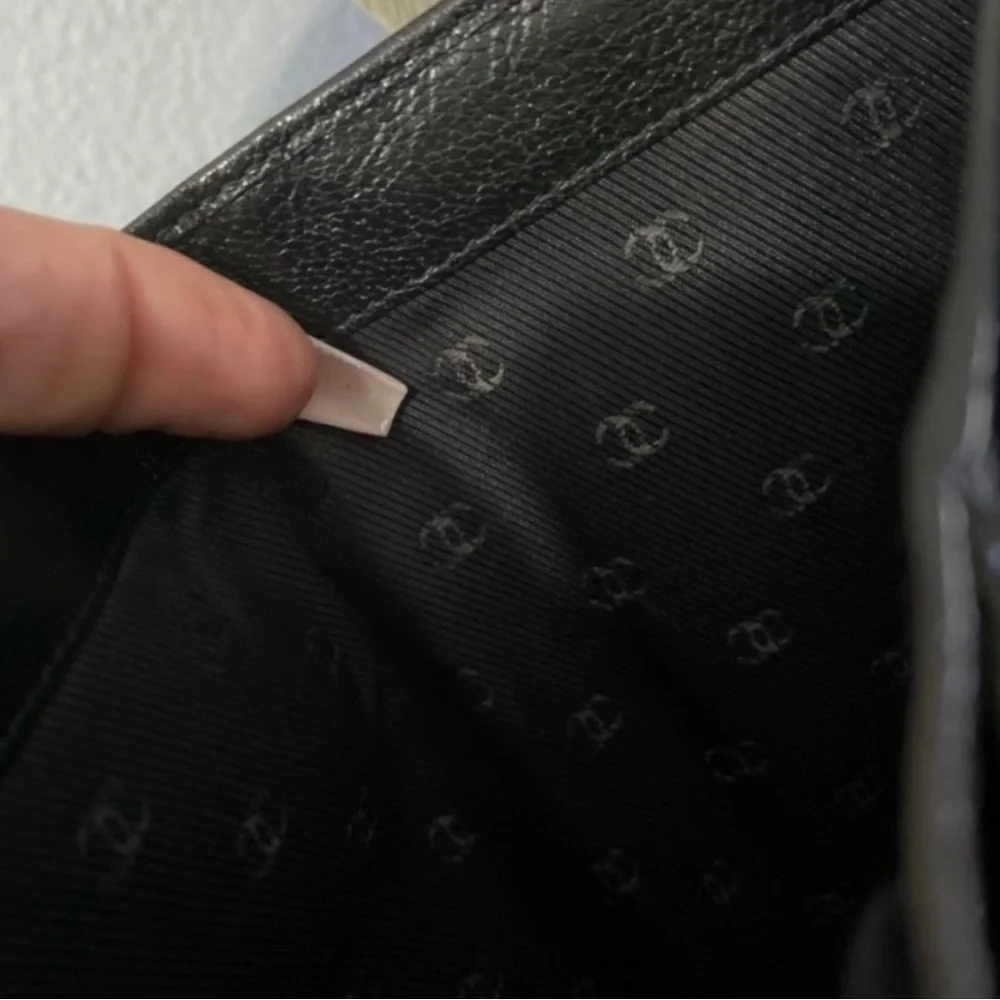⛓🖤 Chanel Mini Wallet Chain Crossbody Black Leather on Silver CC Logo WOC Revamp